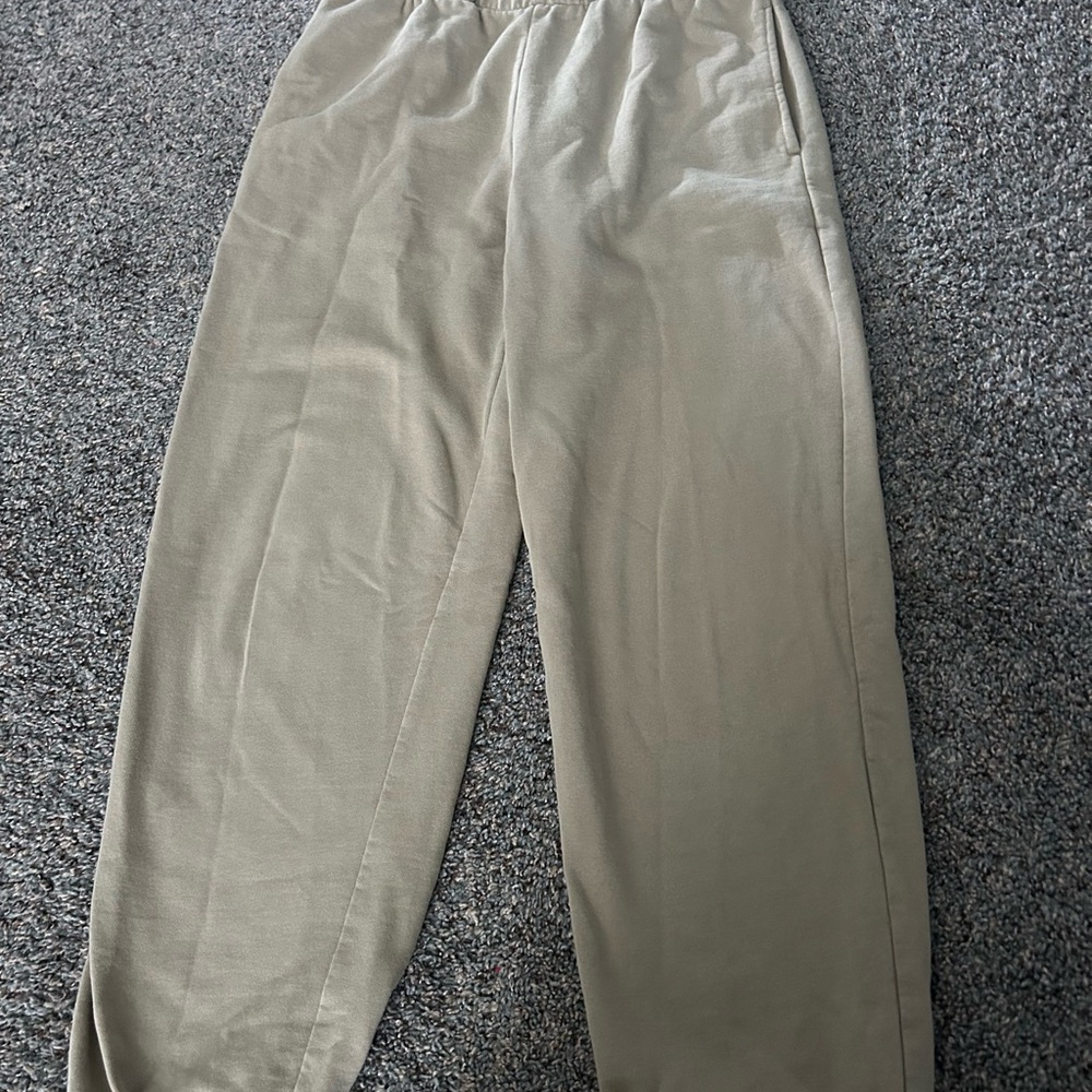Women’s light green sweatpants